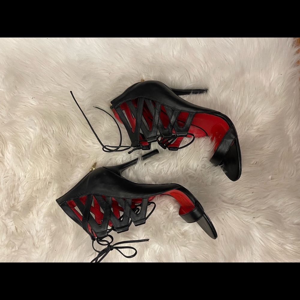 Size 10 - Charles Jourdan Lace-up Heels.  Gently used and stunning!!! - Picture 2 of 5